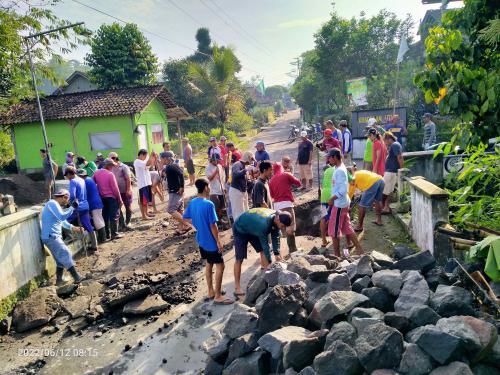 Kerja Bakti Pembongkaran Jembatan